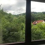 Xili's Apartment, Netflix & Free Parking Apartman Brassó