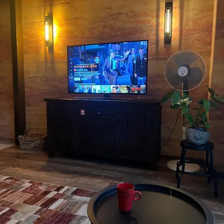 Xili's Apartment, Netflix & Free Parking Brasov