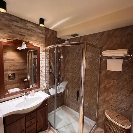 Xili's Apartment, Netflix & Free Parking * Brasov