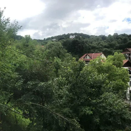 Xili's Apartment, Netflix & Free Parking *