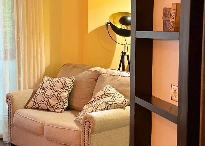 Xili's Apartment, Netflix & Free Parking