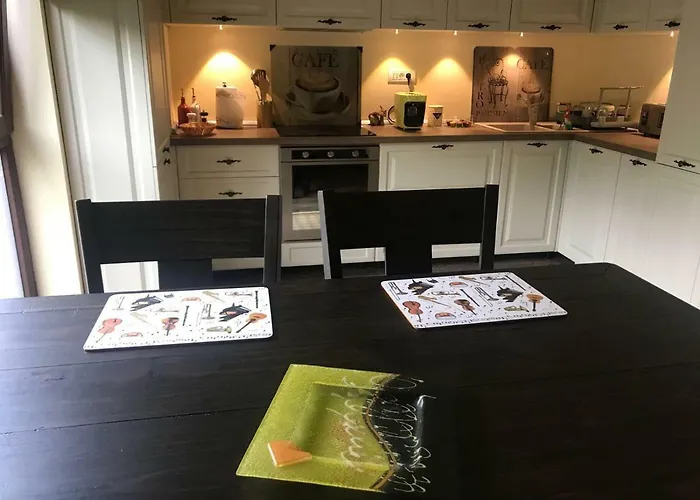 Xili's Apartment, Netflix & Free Parking Apartman